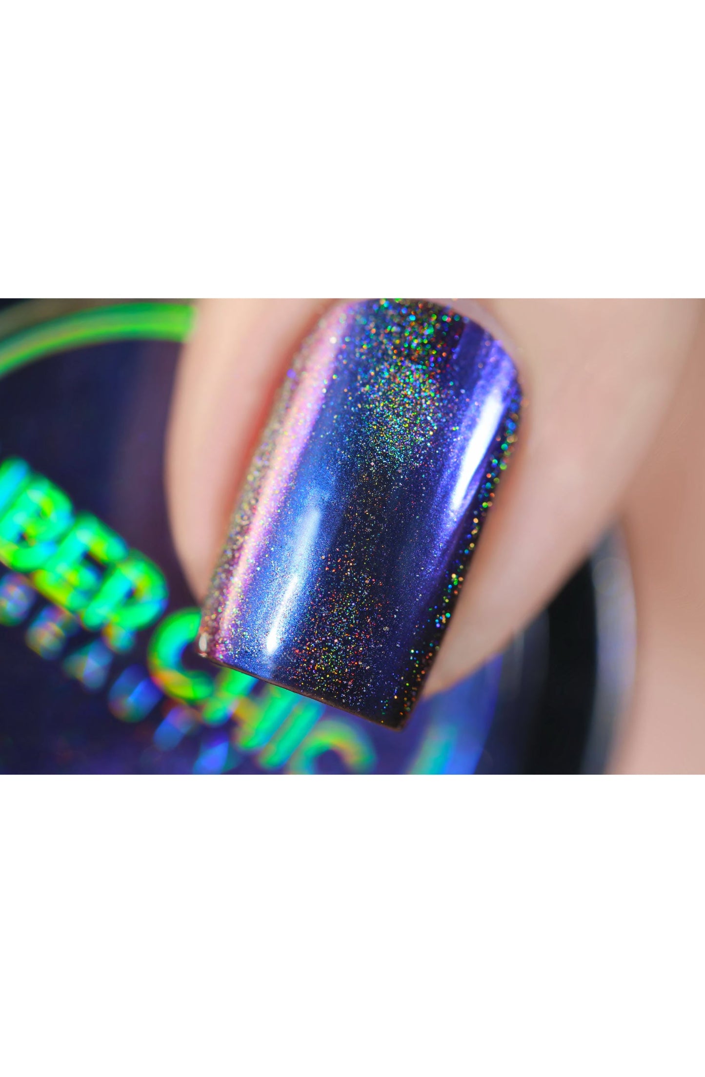 Chameleon Holographic Nail Powder: Royalty Suits Me