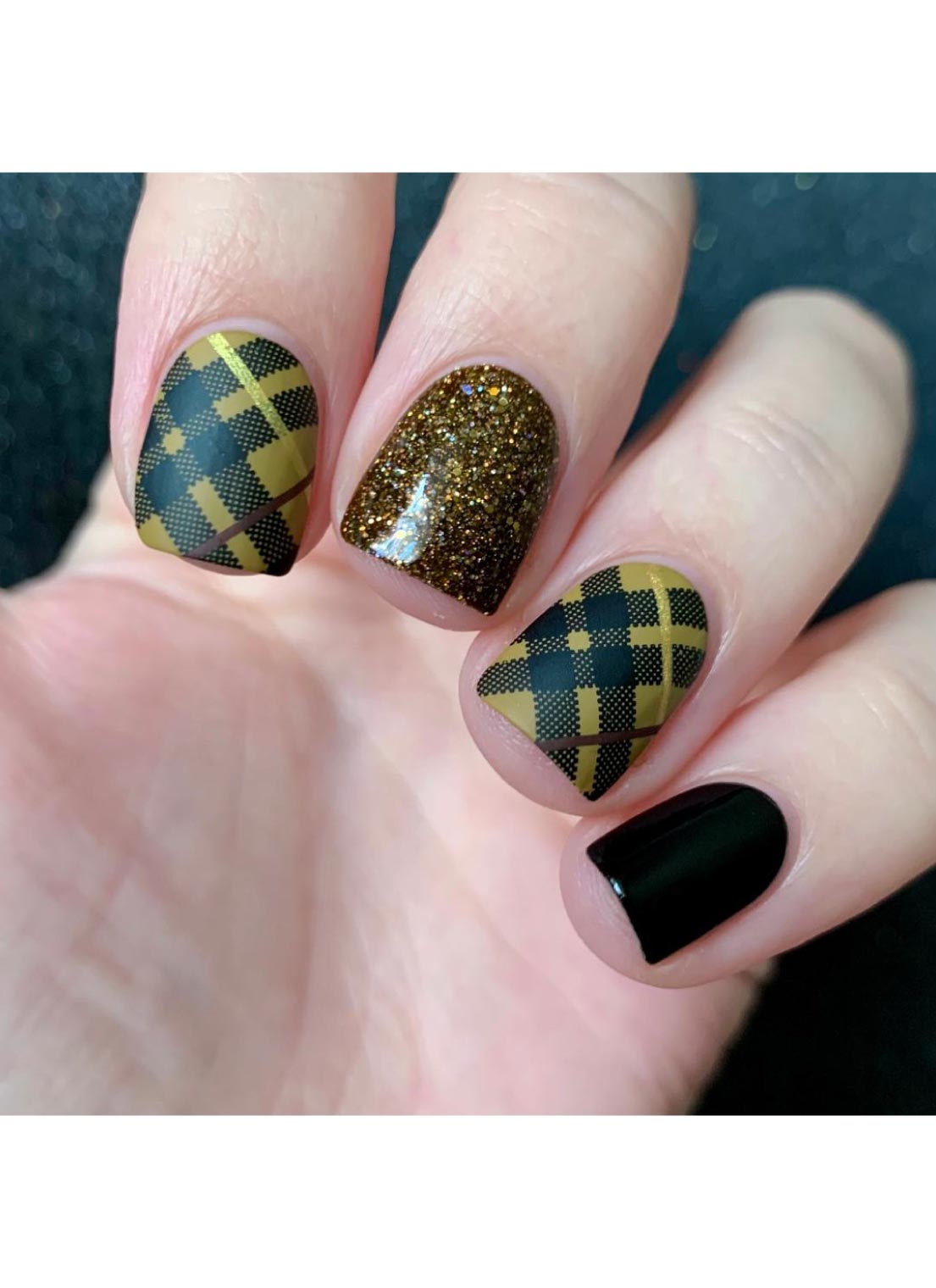 Pretty In Plaid-01